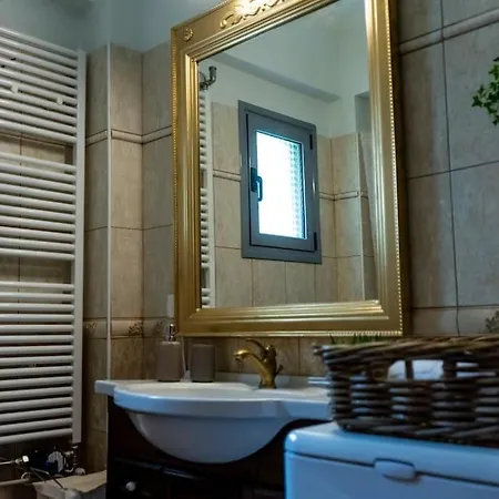 Christine'S Golden Suite At Ioannina'S Center Zewnętrze zdjęcie