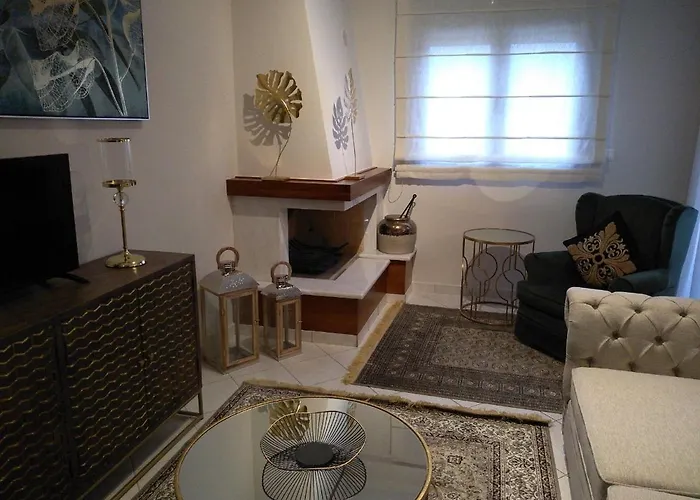 Christine\'S Golden Suite At Ioannina\'S Center